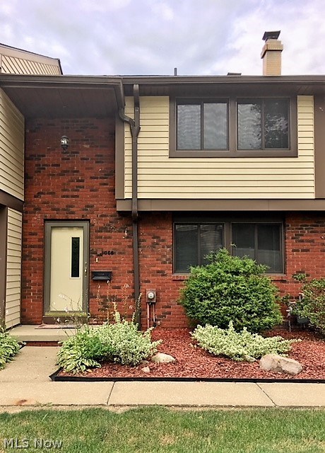 968 Hampton Ridge Drive Akron, OH 44313 - Photo 1 of 24