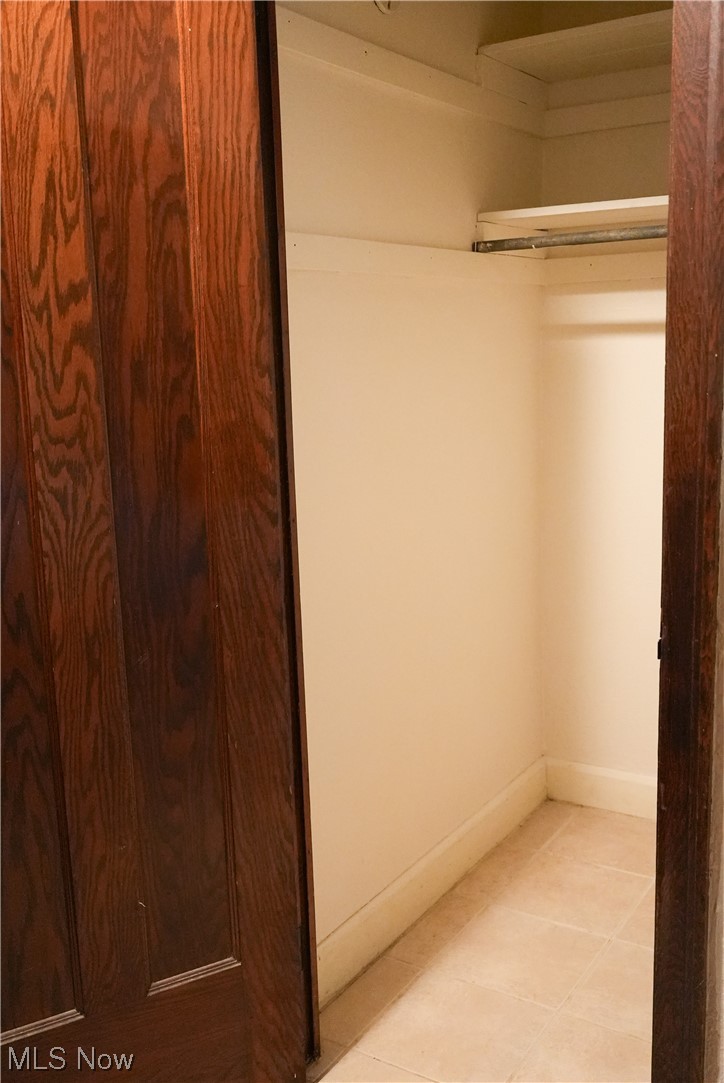 664 Ecton Road Akron, OH 44303 - Photo 7 of 35 View of closet