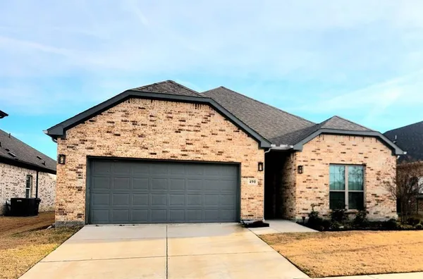 $380,000 | 490 Oak Crk Drive, Lavon, TX 75166