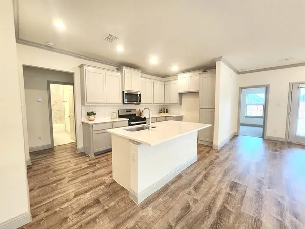 $380,000 | 490 Oak Crk Drive, Lavon, TX 75166