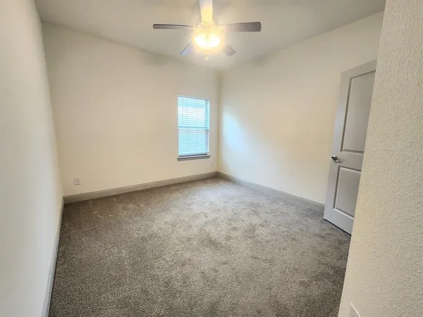 $380,000 | 490 Oak Crk Drive, Lavon, TX 75166