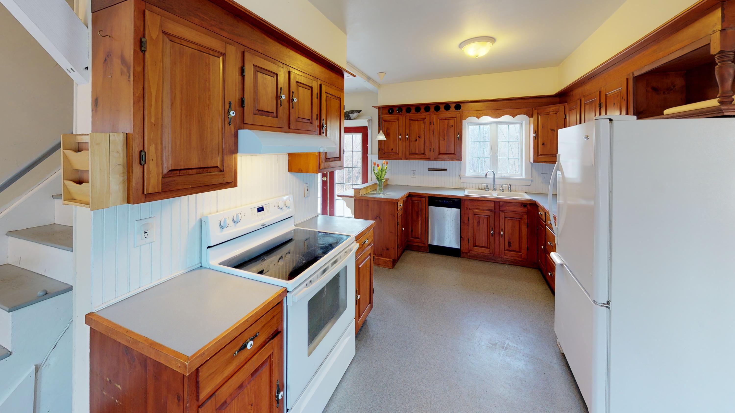 555 River Road Tenants Harbor, ME 04860 - Photo 2 of 23 Spacious kitchen