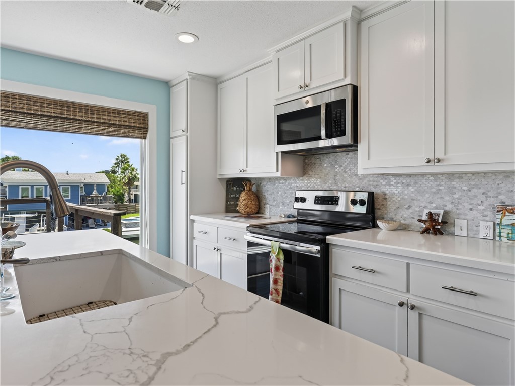 20 Flamingo Road Rockport, TX 78382 - Photo 13 of 48 Gallery Image 13