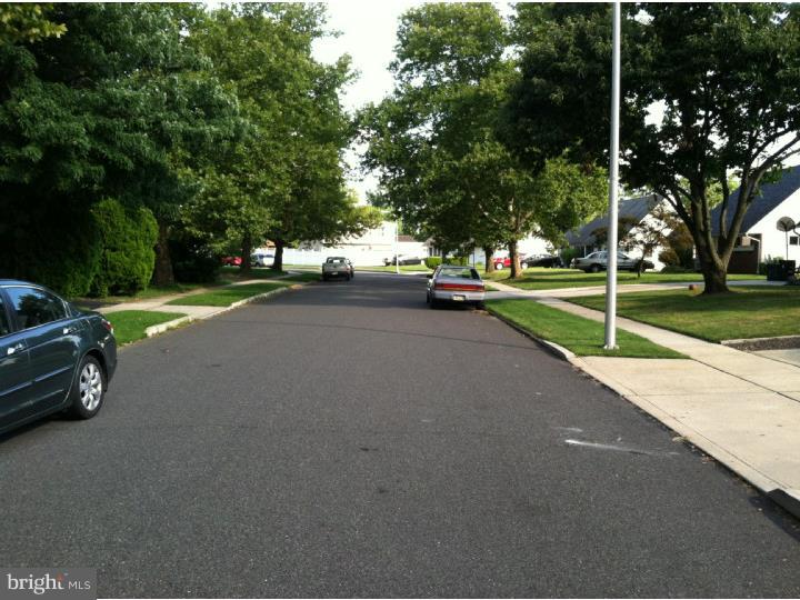 22 Queens Bridge Road Levittown, PA 19057 - Photo 12 of 14 Gallery Image 12