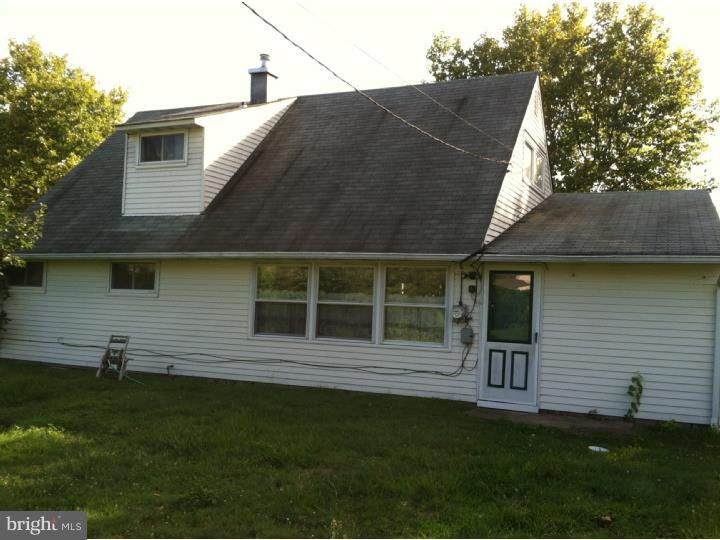 22 Queens Bridge Road Levittown, PA 19057 - Photo 14 of 14 Exterior Back