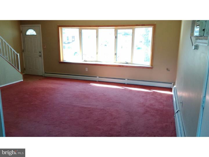 22 Queens Bridge Road Levittown, PA 19057 - Photo 5 of 14 Family Room
