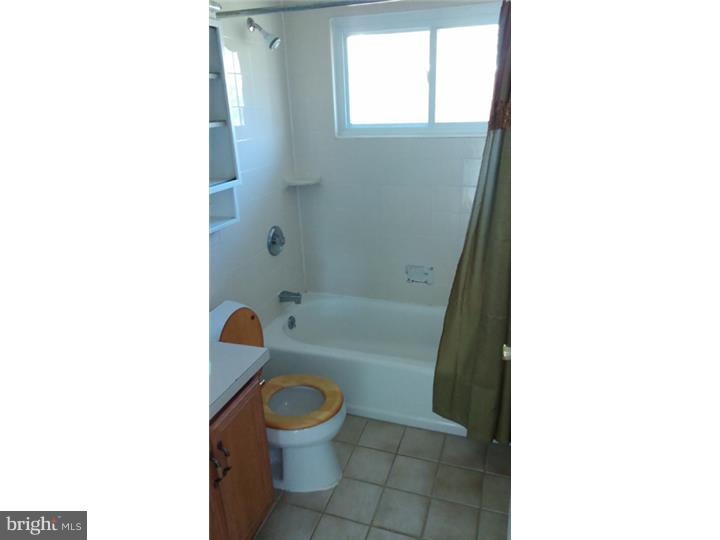 22 Queens Bridge Road Levittown, PA 19057 - Photo 8 of 14 Bathroom