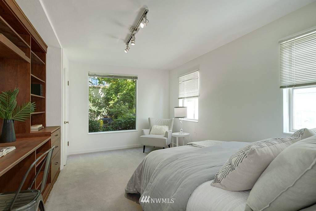 6761 38th Avenue Southwest Seattle, WA 98126 - Photo 15 of 40 Gallery Image 15