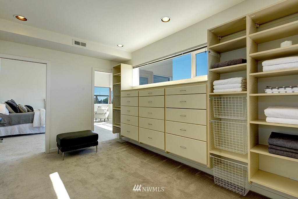 6761 38th Avenue Southwest Seattle, WA 98126 - Photo 22 of 40 Gallery Image 22