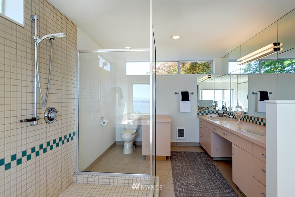 6761 38th Avenue Southwest Seattle, WA 98126 - Photo 24 of 40 Gallery Image 24