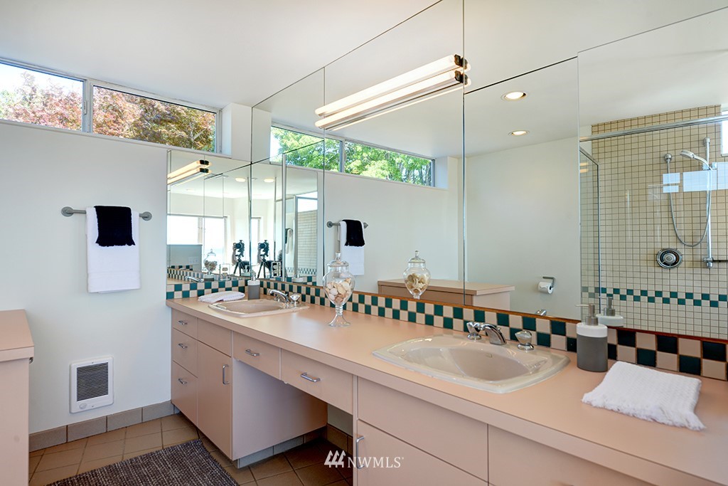 6761 38th Avenue Southwest Seattle, WA 98126 - Photo 25 of 40 Gallery Image 25