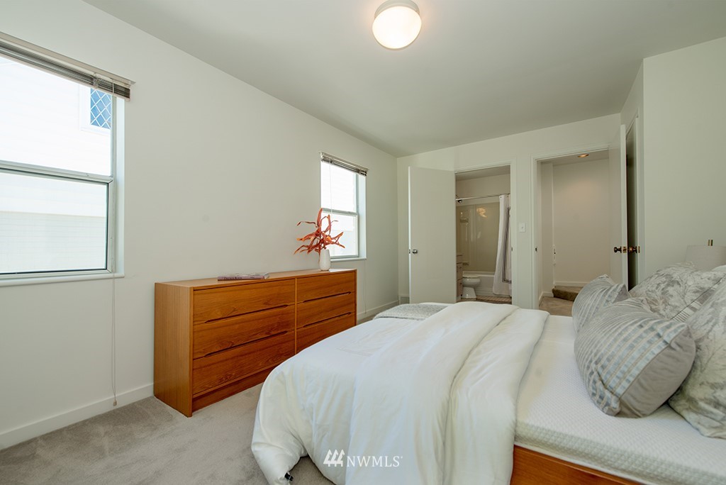 6761 38th Avenue Southwest Seattle, WA 98126 - Photo 27 of 40 Gallery Image 27
