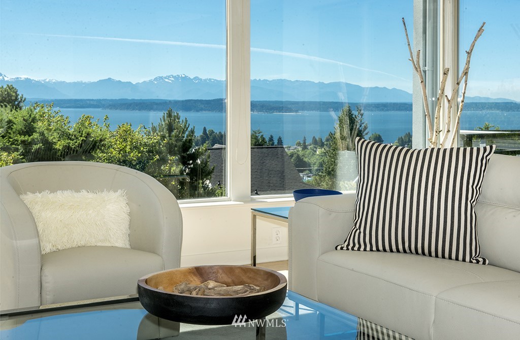 6761 38th Avenue Southwest Seattle, WA 98126 - Photo 6 of 40 Gallery Image 6