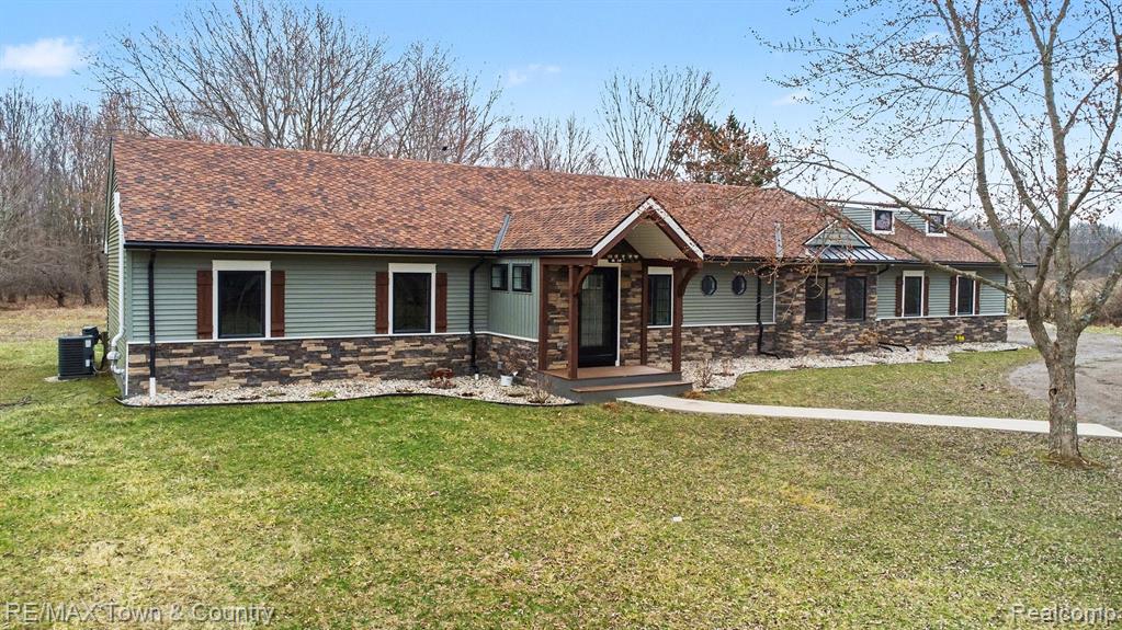 1282 North Van Vleet Road Flushing, MI 48433 - Photo 3 of 42
