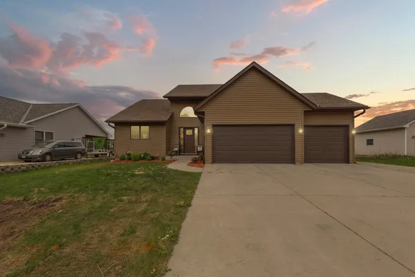 $449,900 | 29107 Danel Avenue, Randolph, MN 55065