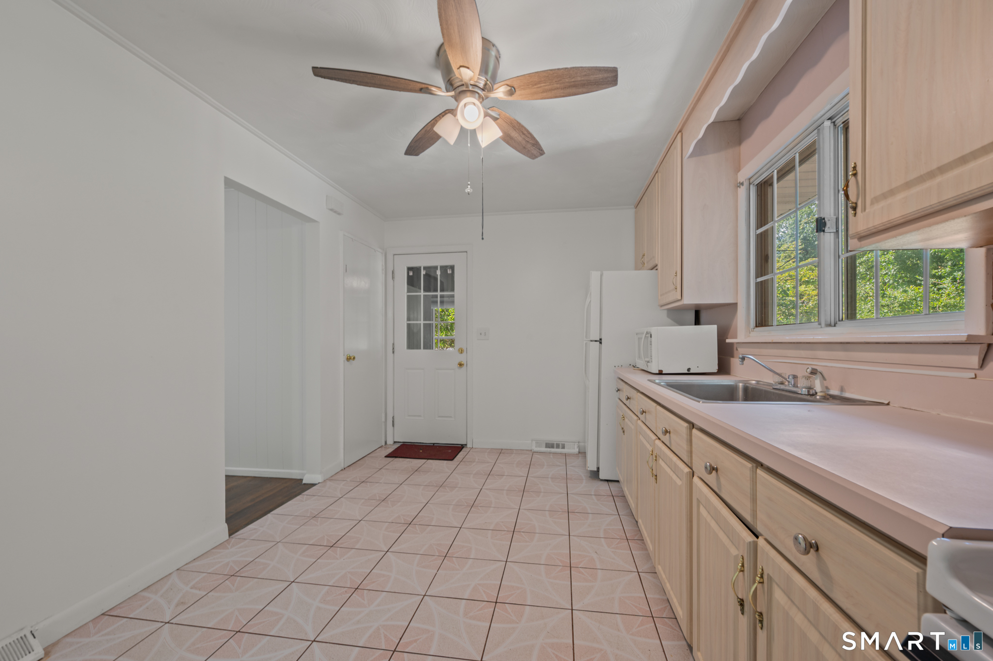 65 Ridgecrest Road Wallingford, CT 06492 - Photo 10 of 36 Gallery Image 10