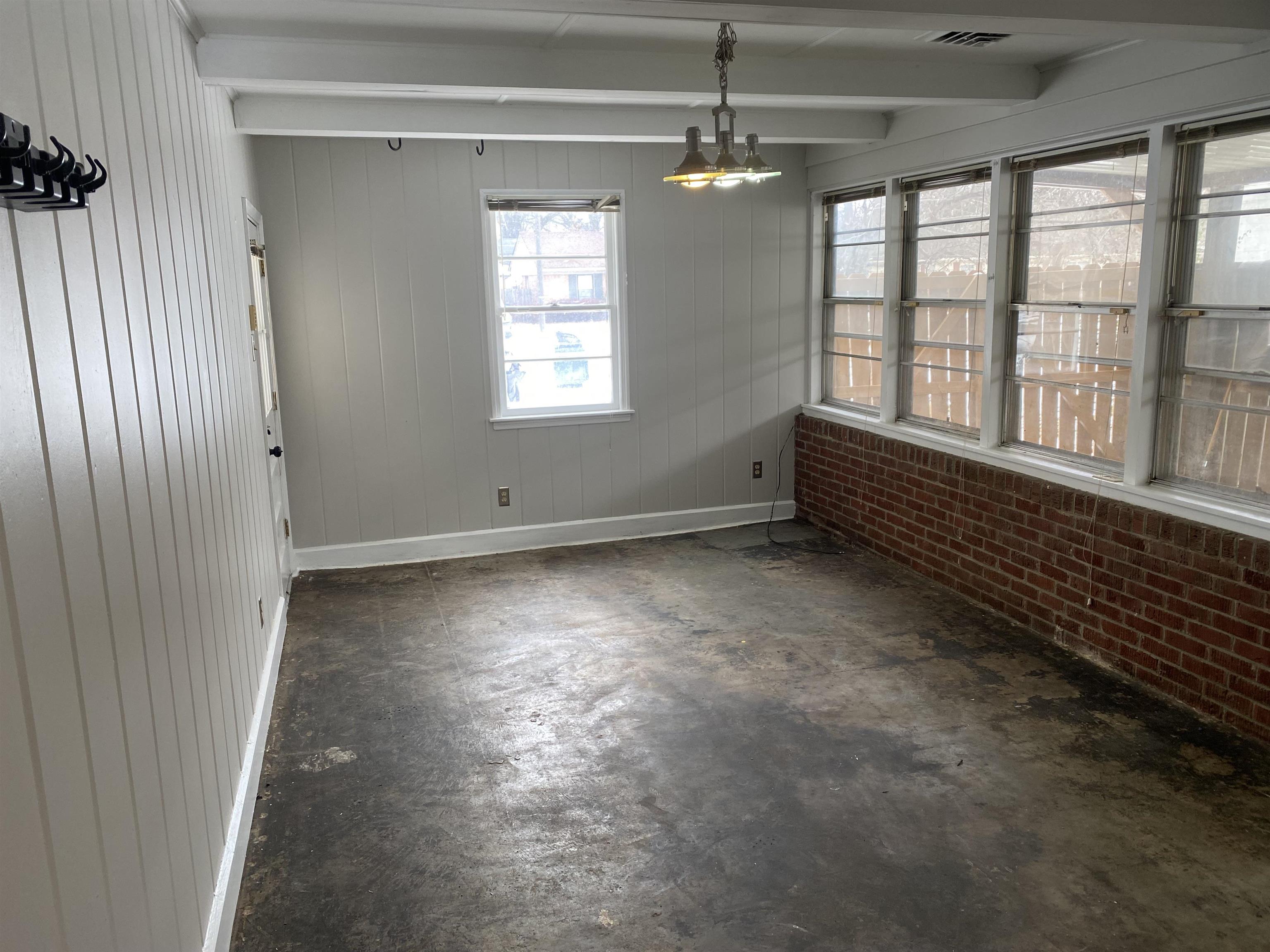 4621 Boyce Road Memphis, TN 38117 - Photo 23 of 25 a view of an empty room with a window