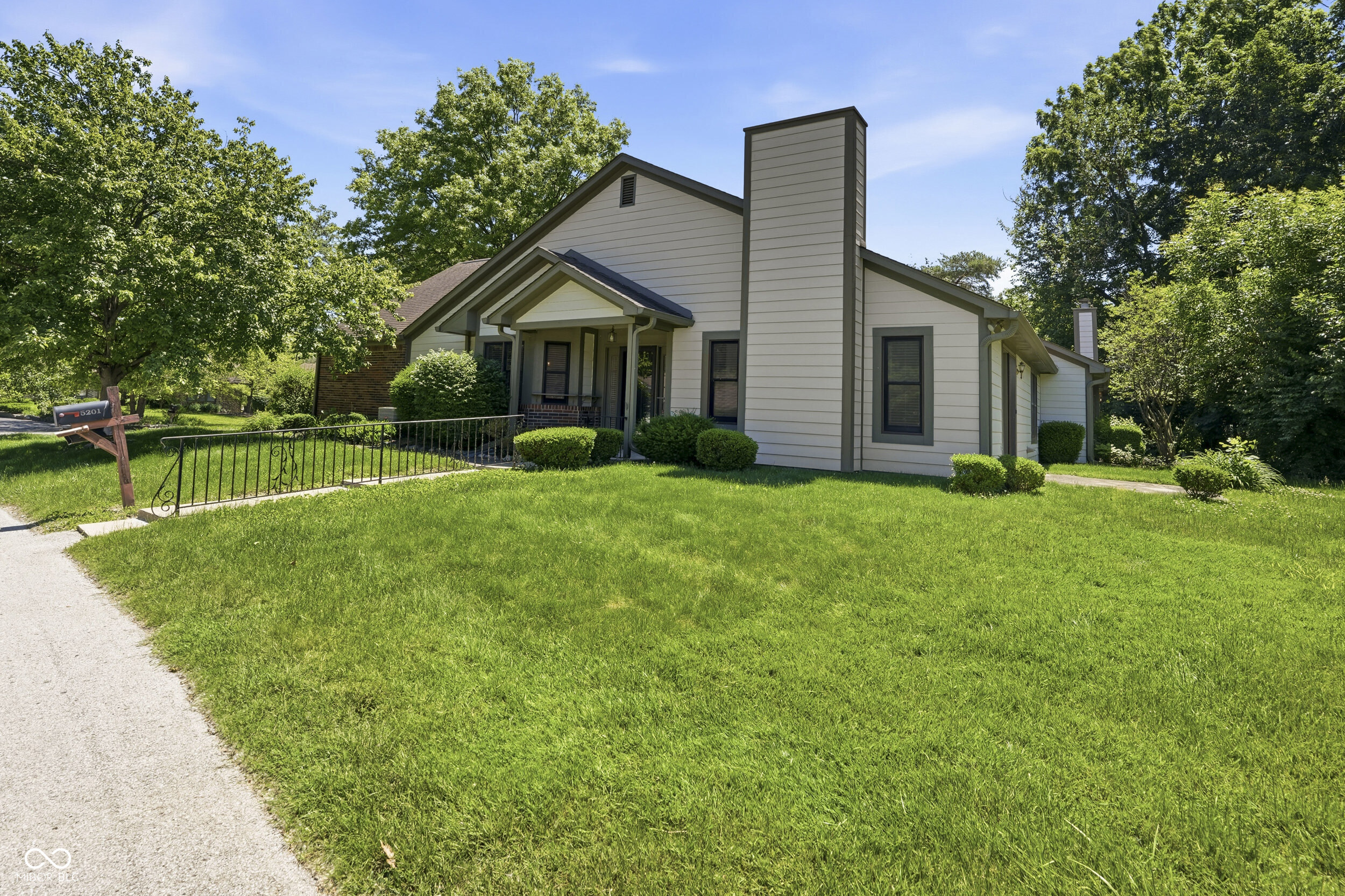 5201 Greenwillow Road Indianapolis, IN 46226 - Photo 27 of 31