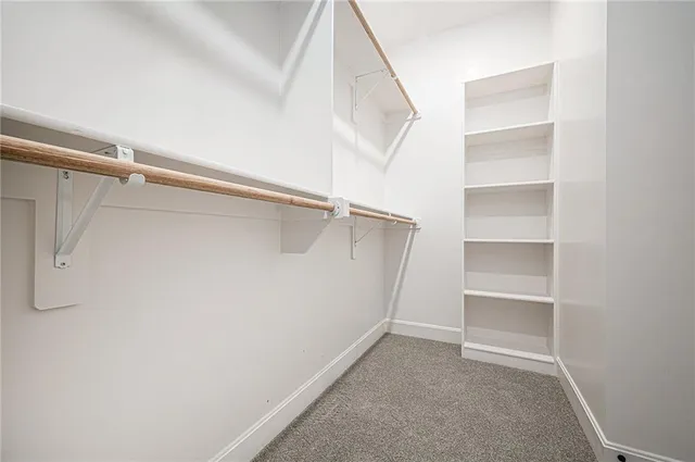 $530,000 | 10101 North Oakland Avenue, Kansas City, MO 64157