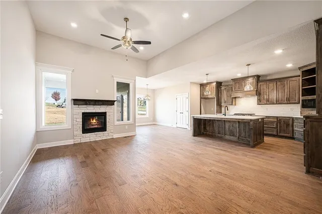 $530,000 | 10101 North Oakland Avenue, Kansas City, MO 64157