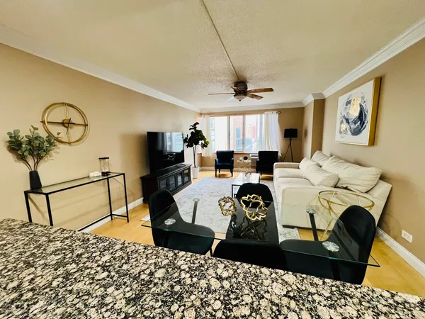 $2,150 | 801 South Plymouth Court, Unit 805, Chicago, IL 60605
