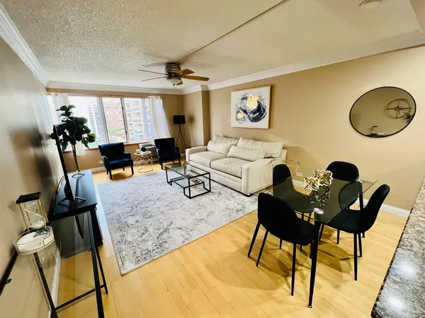 $2,150 | 801 South Plymouth Court, Unit 805, Chicago, IL 60605
