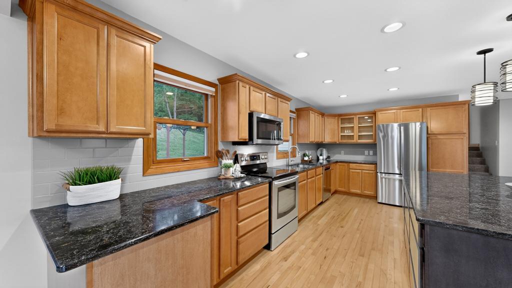 1613 Gilmore Valley Road Winona, MN 55987 - Photo 13 of 63