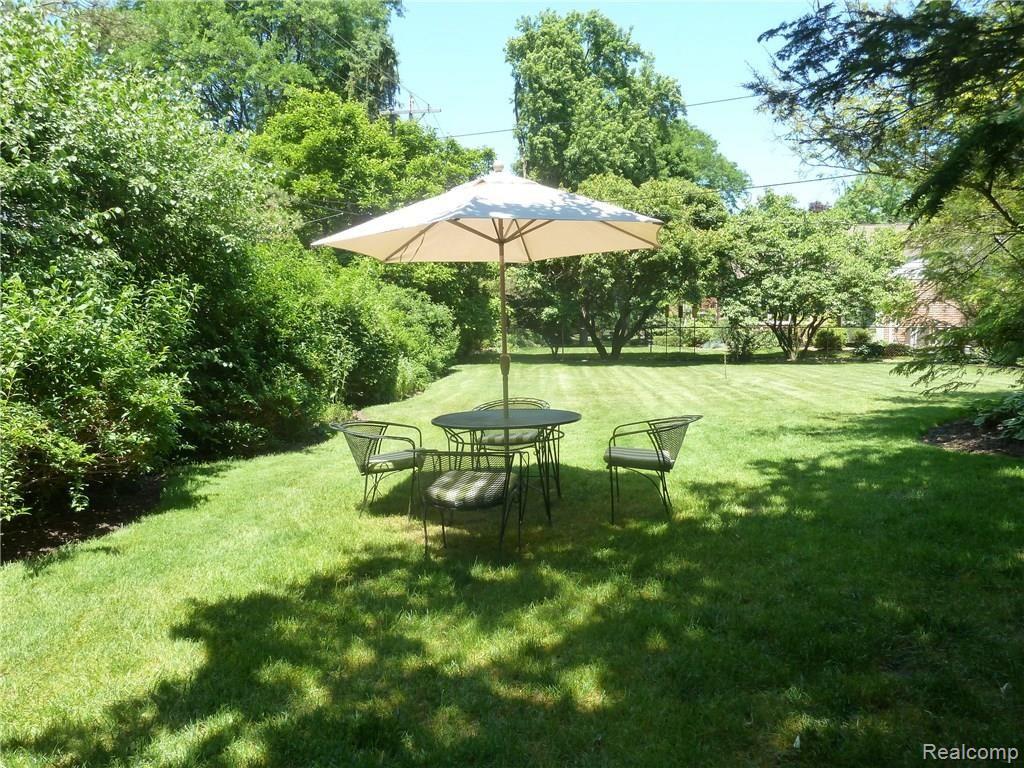 31505 Waltham Road Beverly Hills, MI 48025 - Photo 32 of 45