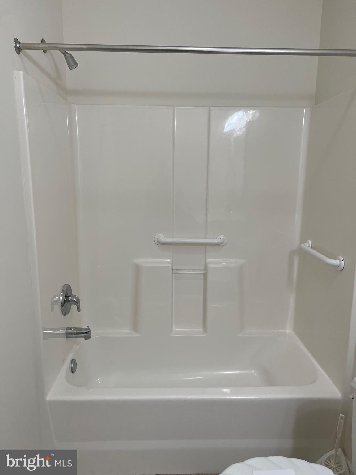30619 Cedar Neck Road, Unit 1212 Ocean View, DE 19970 - Photo 25 of 57 Tub & shower combo
