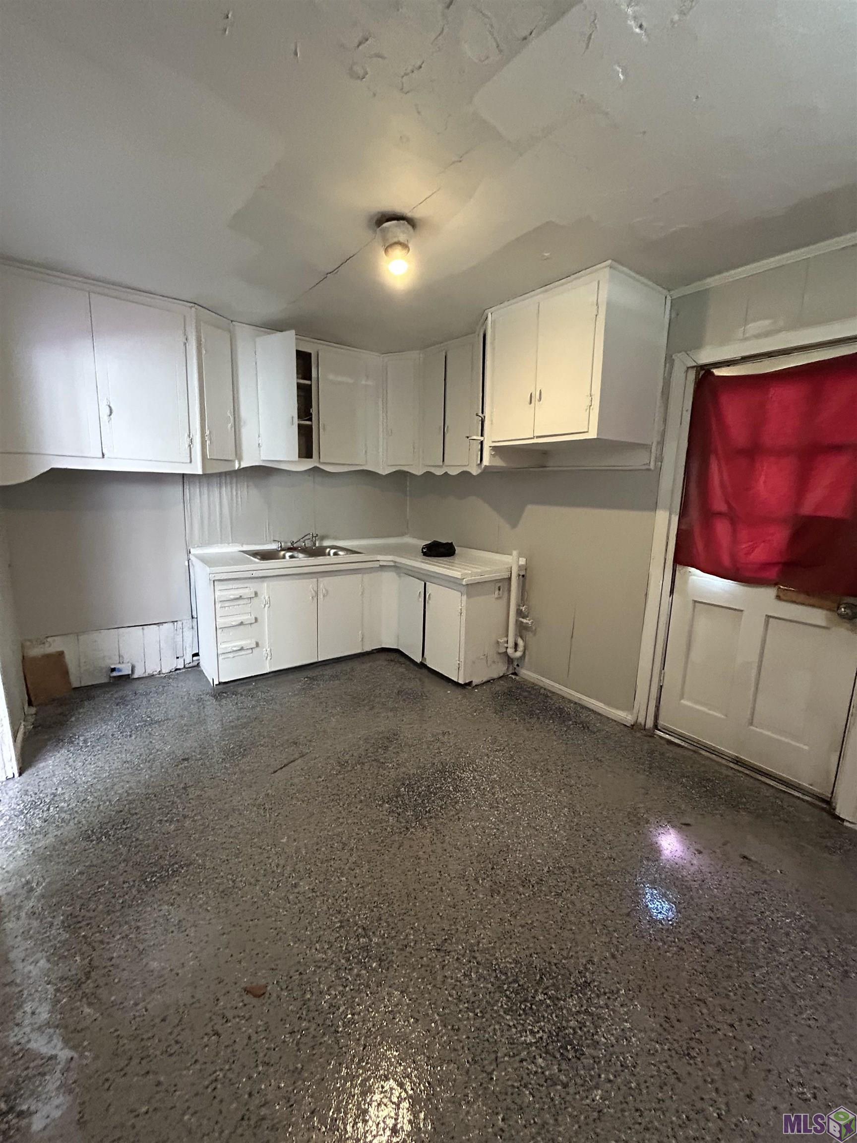 2711 Wyandotte Street Baton Rouge, LA 70805 - Photo 3 of 8