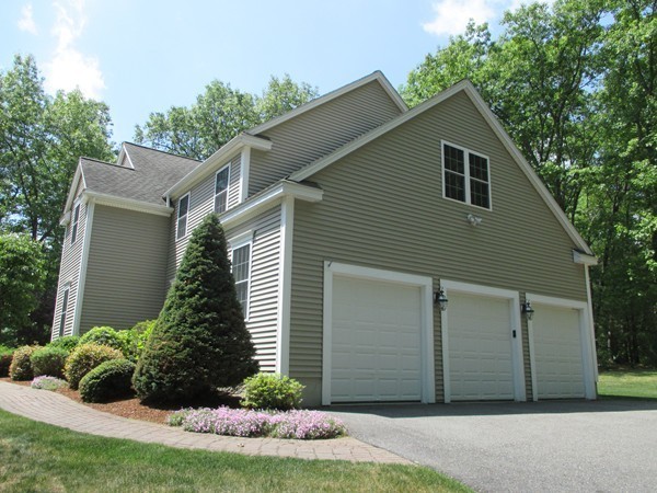 56 Brian Road Lancaster, MA 01523 - Photo 3 of 30 Gallery Image 3