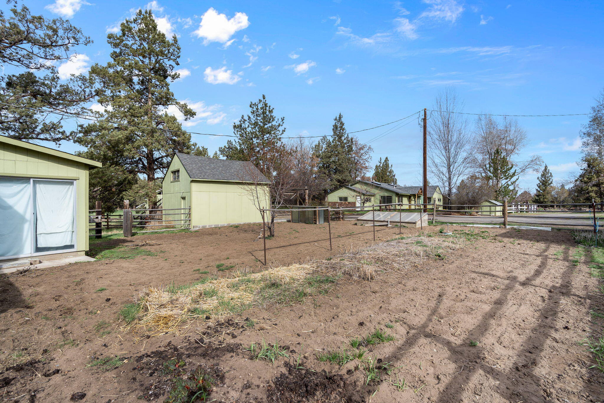 22655 Alfalfa Market Road Bend, OR 97701 - Photo 43 of 58 Fenced Garden