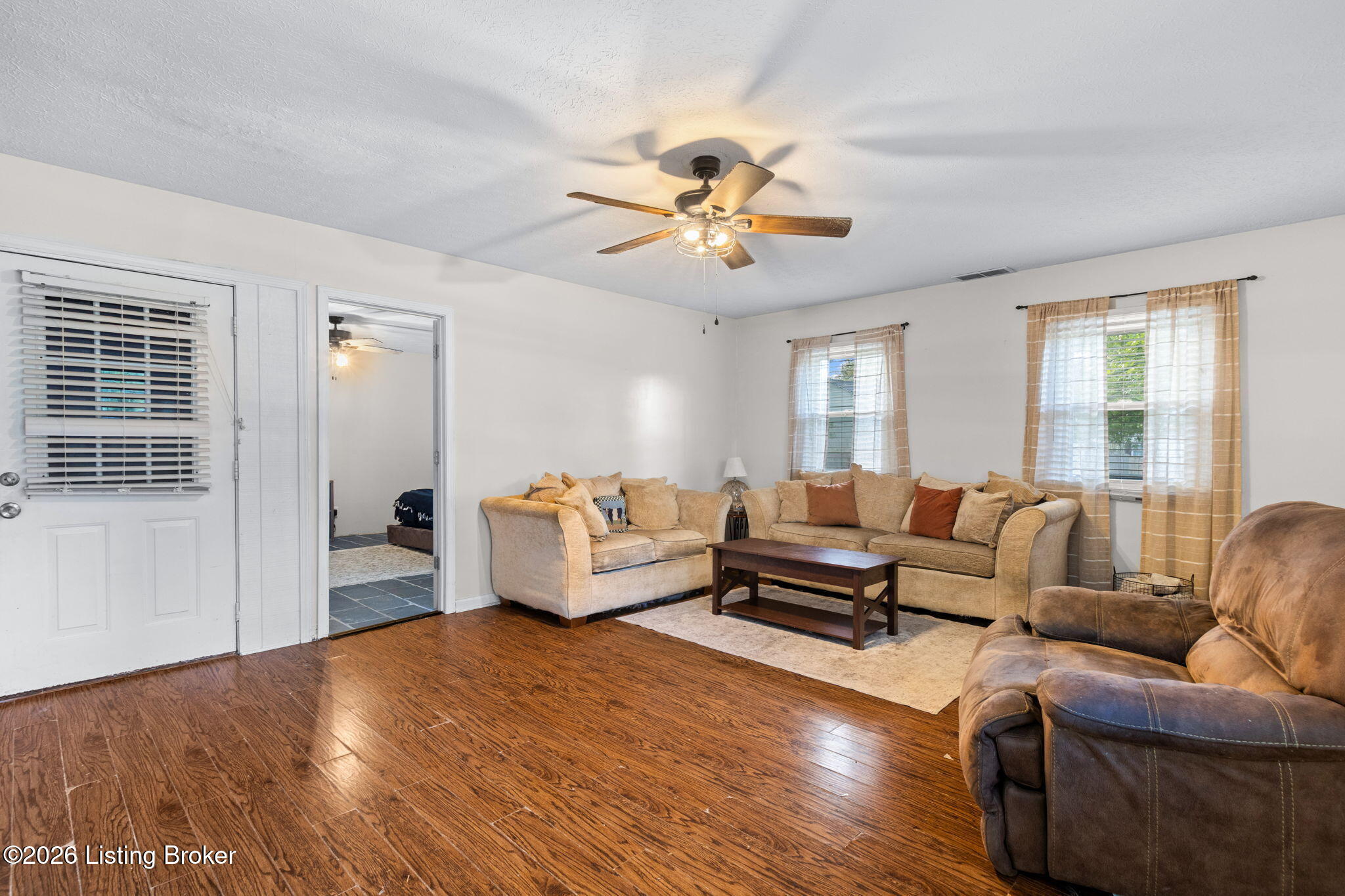 978 Raymond Road Shepherdsville, KY 40165 - Photo 7 of 53 18-web-or-mls-4F0A3845