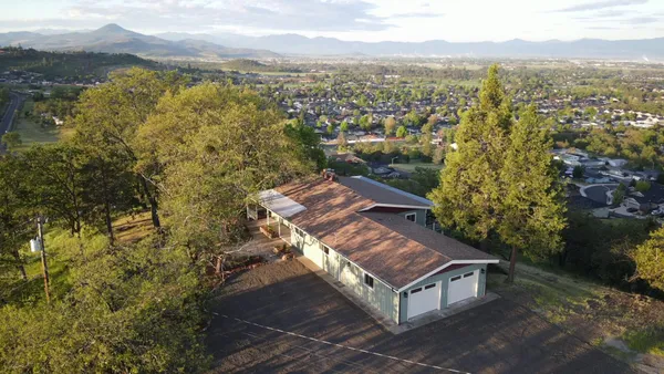 $665,000 | 1015 Palima Drive, Eagle Point, OR 97524