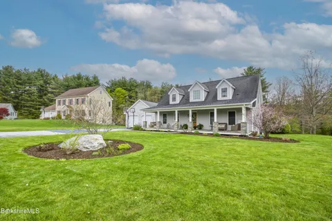 $575,000 | 14 County Court, Pittsfield, MA 01201