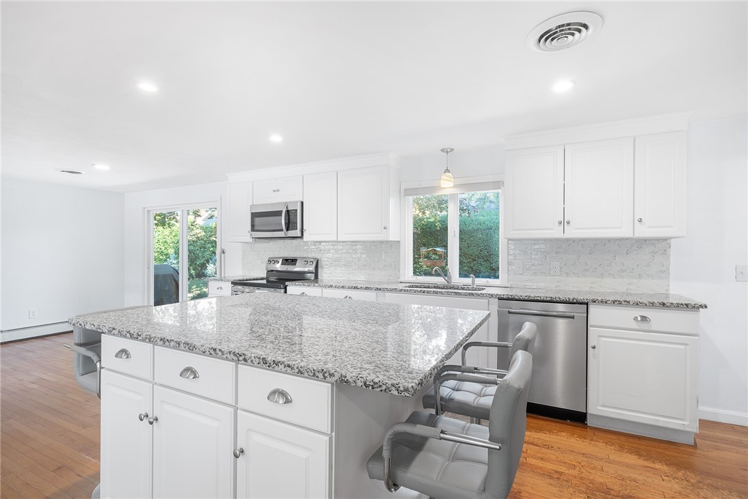 31 Conifer Drive North Providence, RI 02904 - Photo 12 of 28