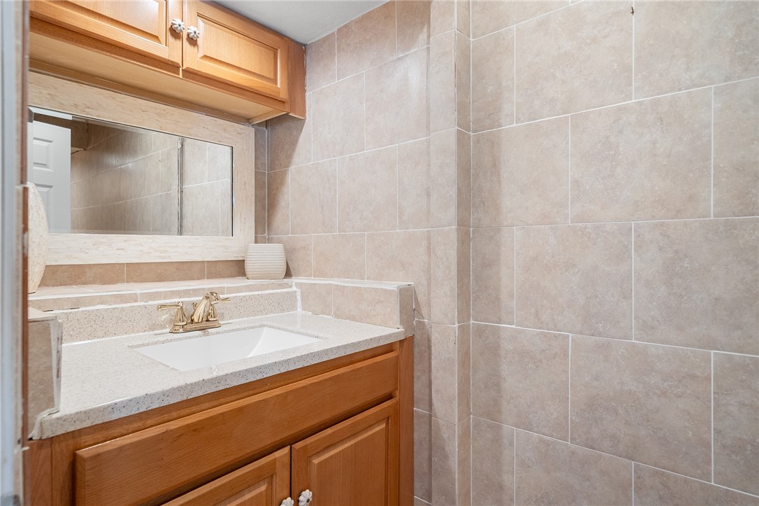 31 Conifer Drive North Providence, RI 02904 - Photo 17 of 28