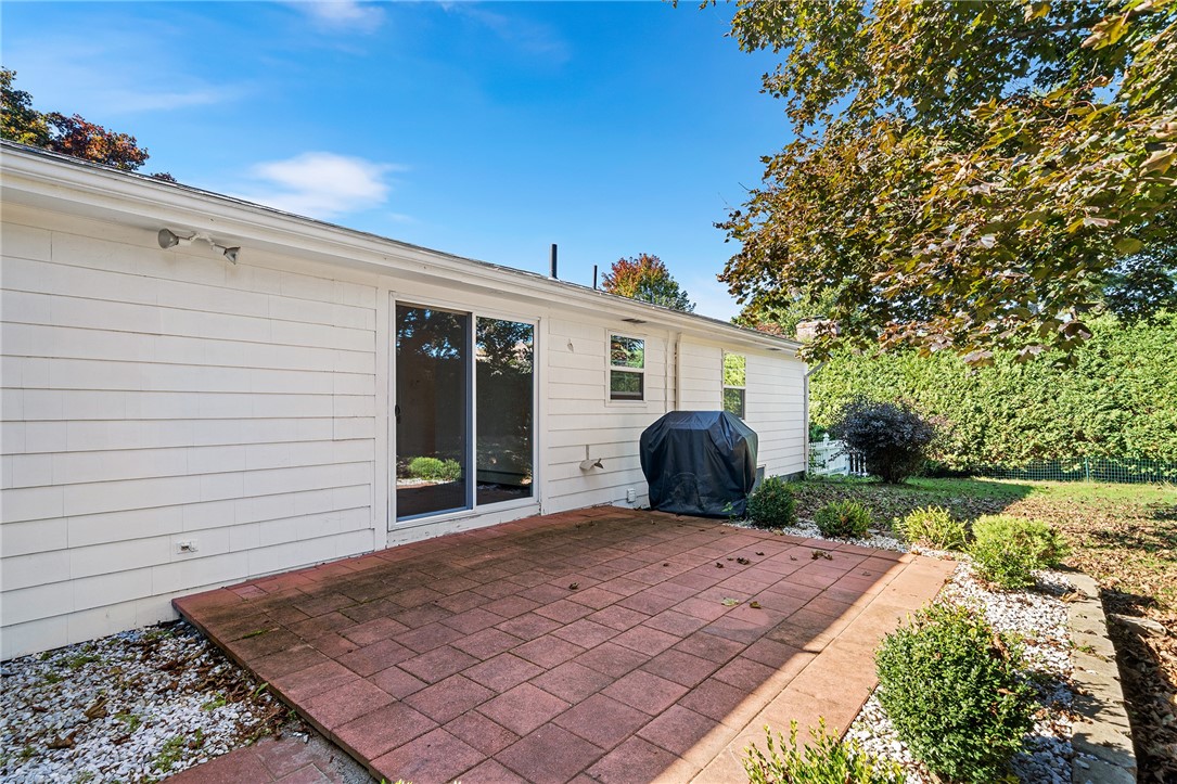 31 Conifer Drive North Providence, RI 02904 - Photo 23 of 28