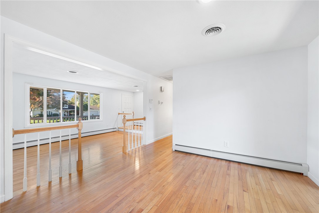 31 Conifer Drive North Providence, RI 02904 - Photo 4 of 28