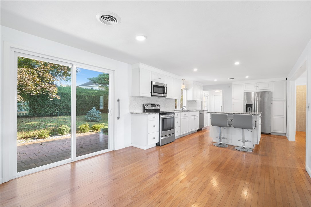 31 Conifer Drive North Providence, RI 02904 - Photo 8 of 28