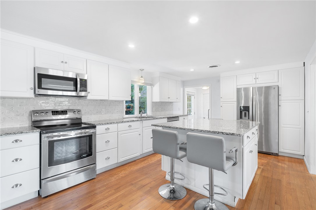 31 Conifer Drive North Providence, RI 02904 - Photo 9 of 28