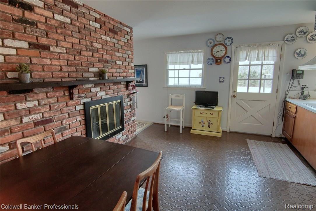 4427 Blood Road Metamora, MI 48455 - Photo 13 of 35 Breakfast_Nook_2nd_View.jpg