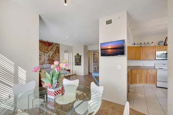 $3,500 | 11023 Legacy Lane, Unit 204, Palm Beach Gardens, FL 33410