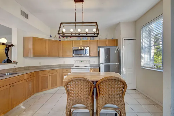$3,500 | 11023 Legacy Lane, Unit 204, Palm Beach Gardens, FL 33410