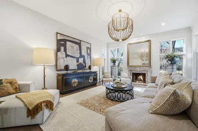 $1,250,000 | 76 Le Mans Court, Prairie Village, KS 66208