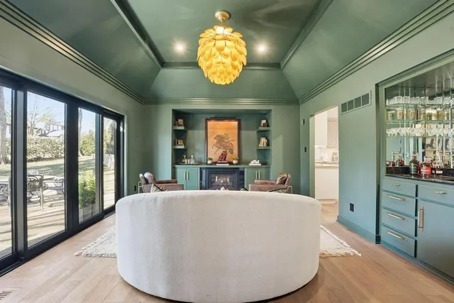 $1,250,000 | 76 Le Mans Court, Prairie Village, KS 66208