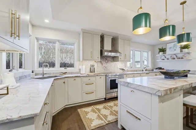 $1,250,000 | 76 Le Mans Court, Prairie Village, KS 66208