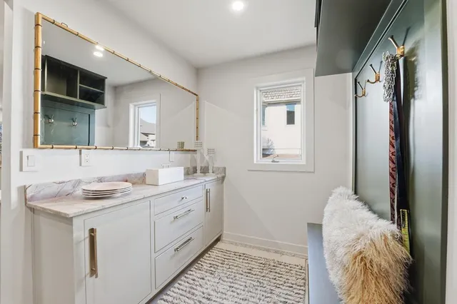 $1,250,000 | 76 Le Mans Court, Prairie Village, KS 66208