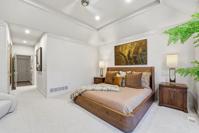 $1,250,000 | 76 Le Mans Court, Prairie Village, KS 66208