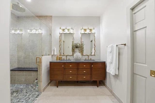 $1,250,000 | 76 Le Mans Court, Prairie Village, KS 66208